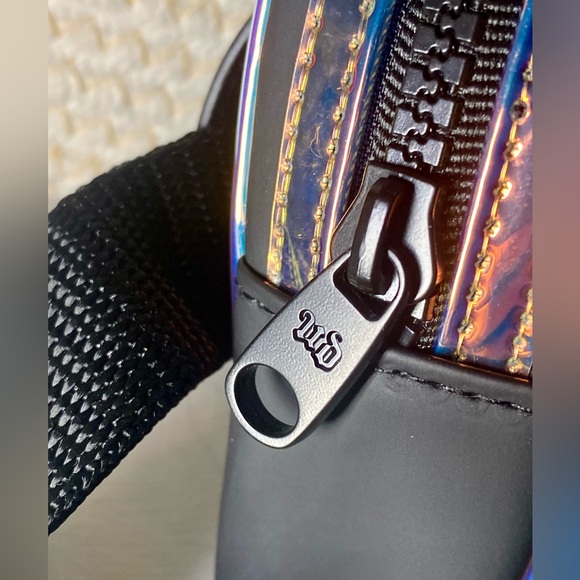 👛 URBAN DECAY UD BLACK WITH GOLD WAIST BELT BAG / PURSE HIP POUCH TRAVEL👛#UD - Picture 11 of 13